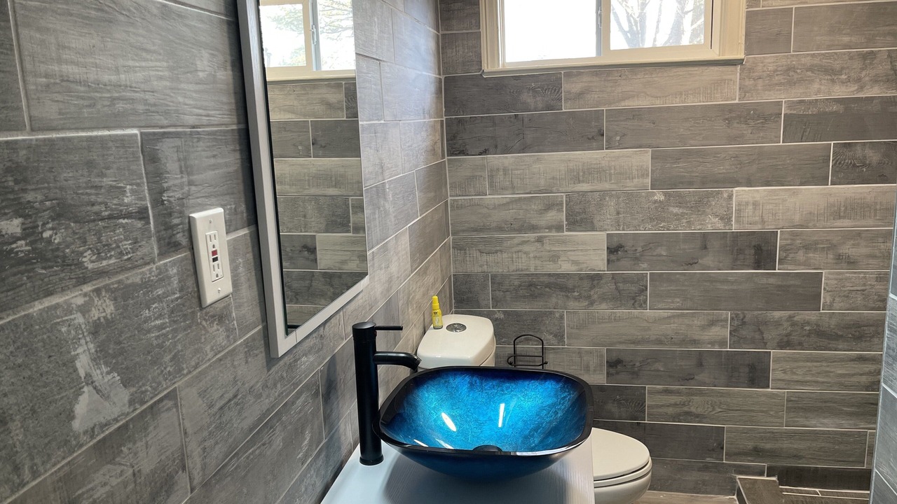 Photo of Bathroom in Jefferson Park