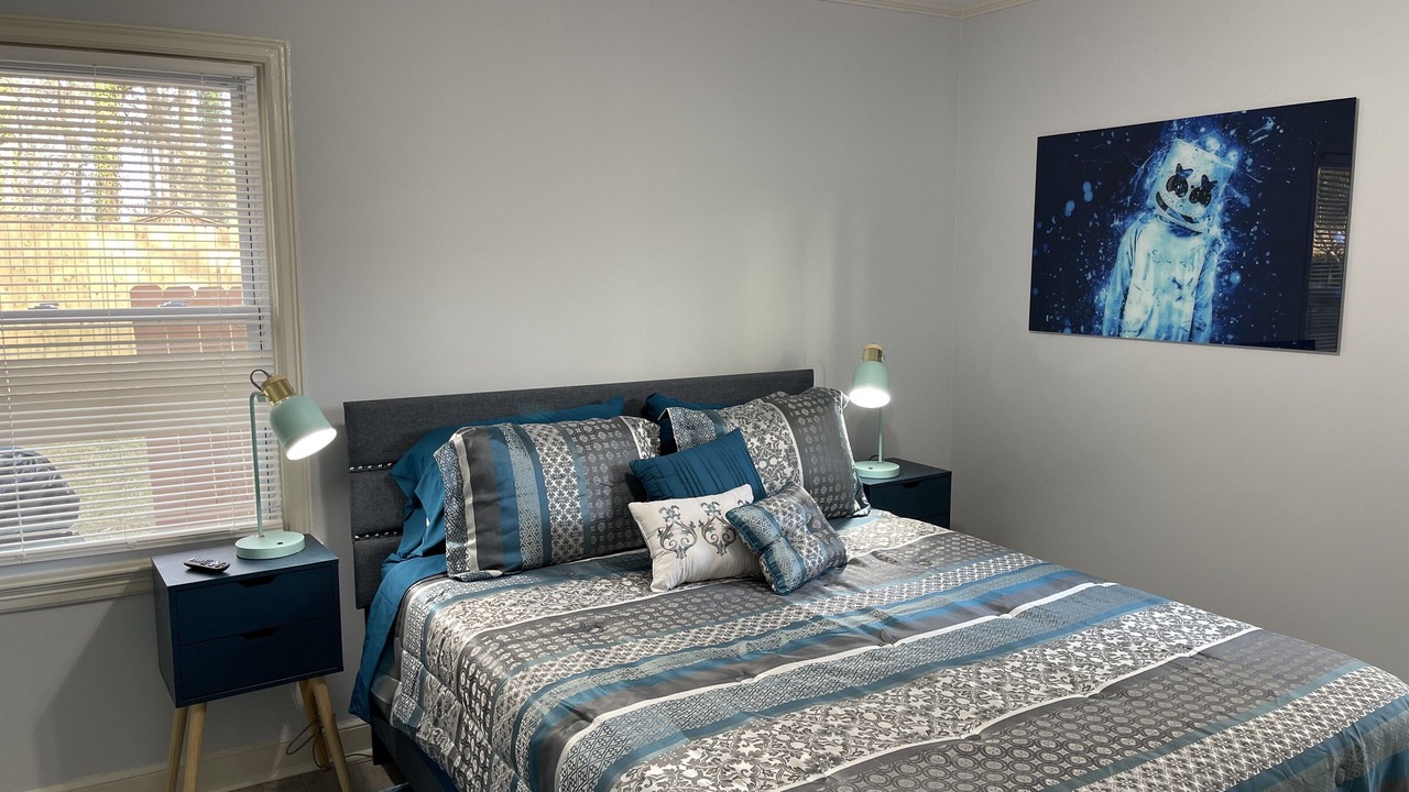 Photo of Bedroom in Jefferson Park
