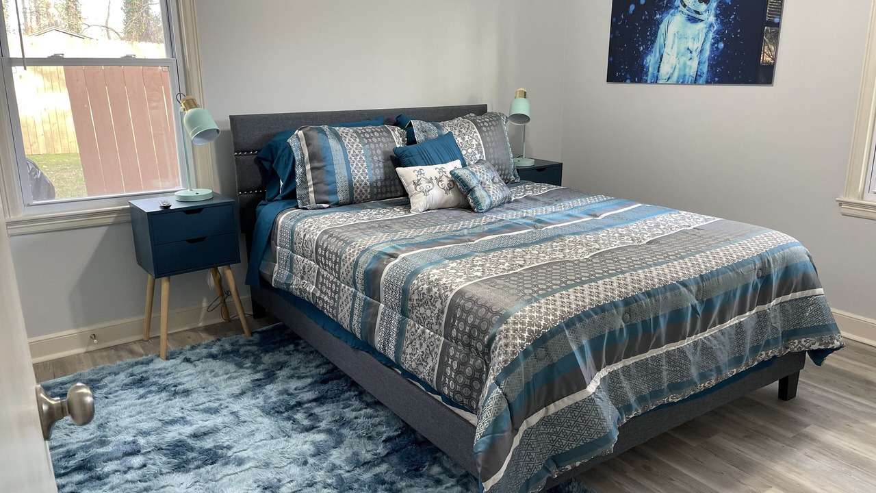 Photo of Bedroom in Jefferson Park