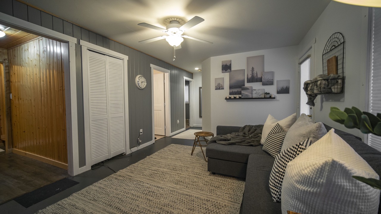 Photo of Livingroom in Shadow Mountain