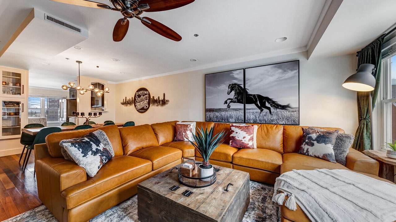 Photo of Livingroom in Academy Square