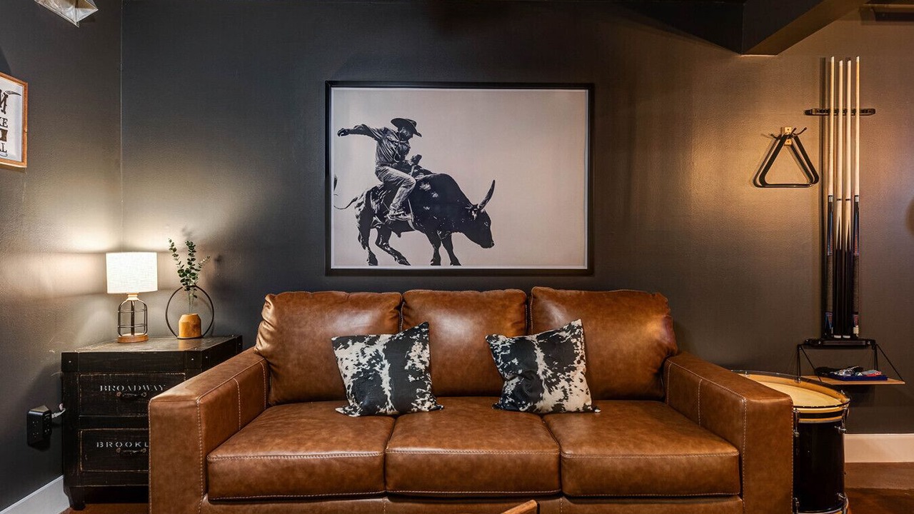 Photo of Livingroom in Academy Square