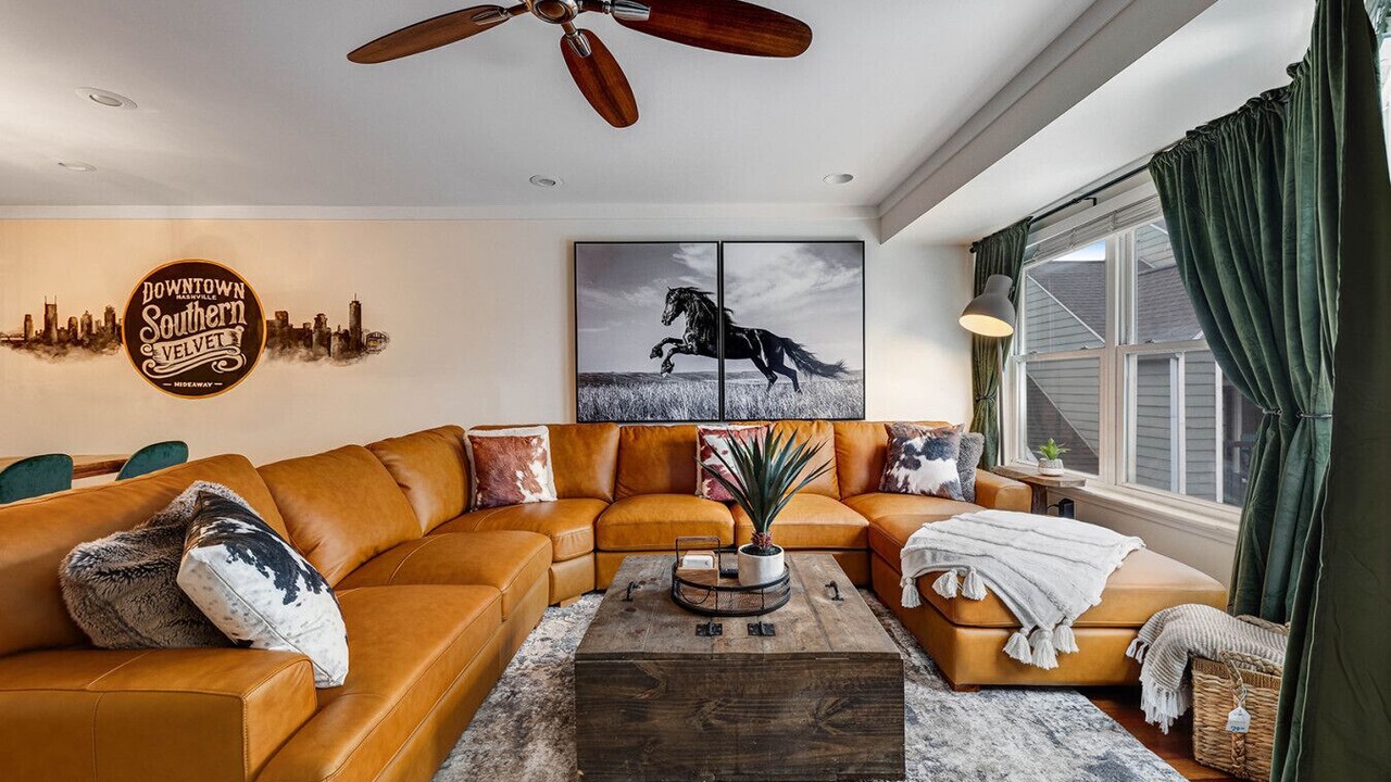 Photo of Livingroom in Academy Square