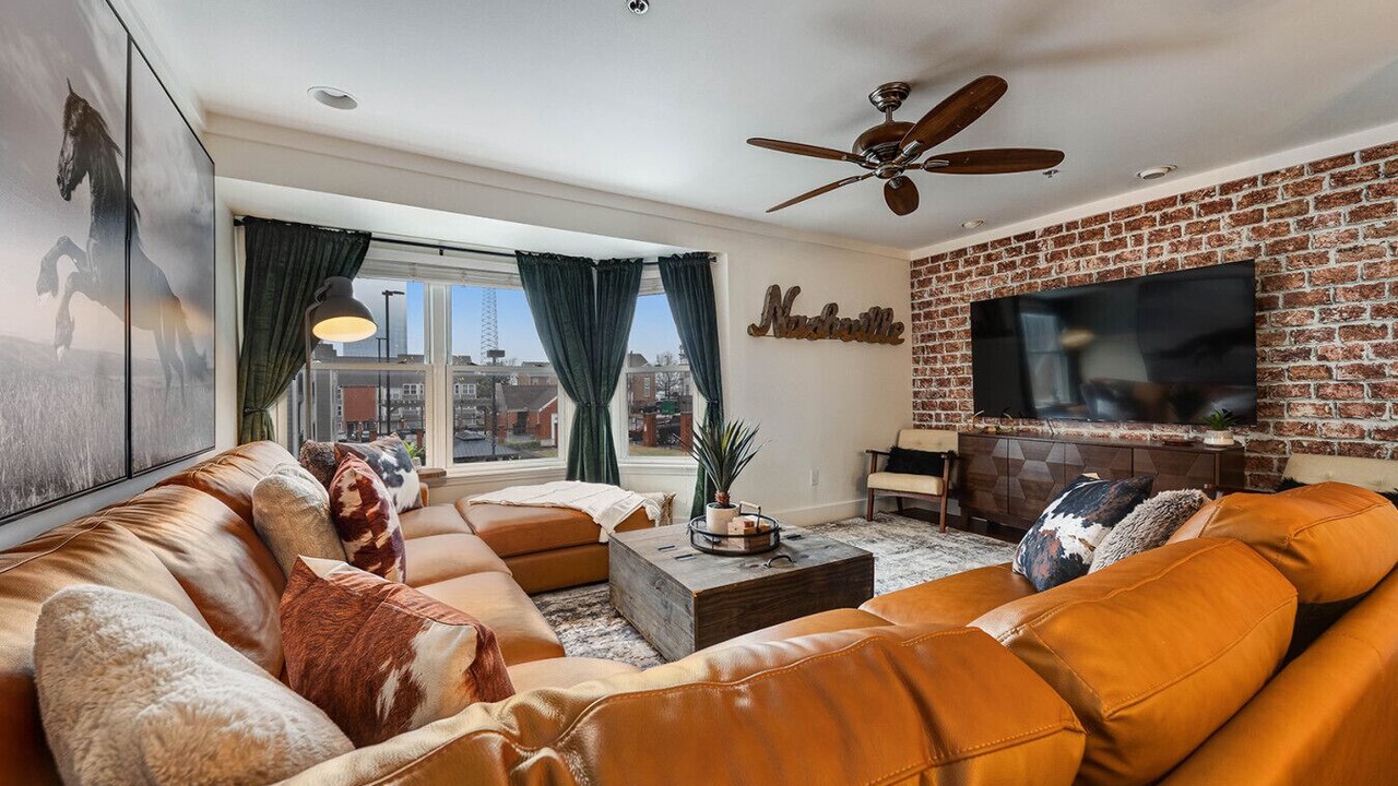 Photo of Livingroom in Academy Square