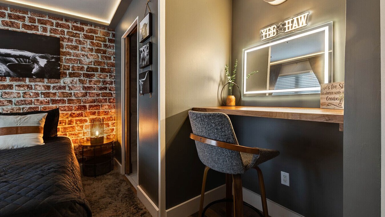 Photo of Bedroom in Academy Square