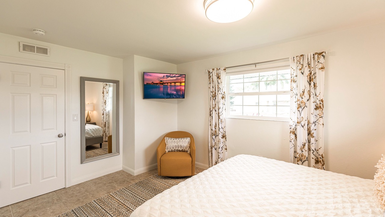 Photo of Bedroom in Naples Park