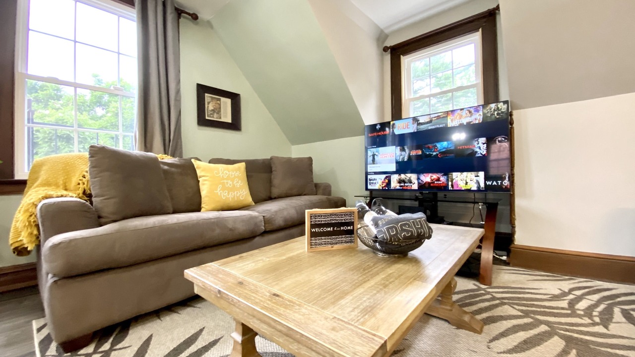 Photo of Livingroom in Harrisburg - Hershey