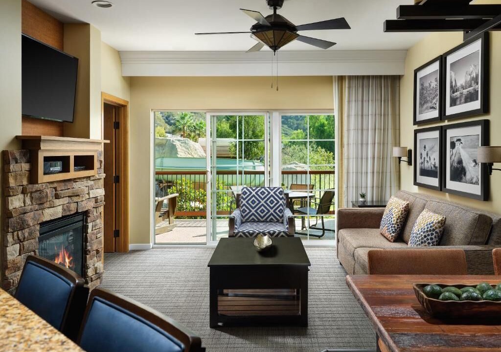 Photo of Livingroom in Lawrence Welk Resort Village