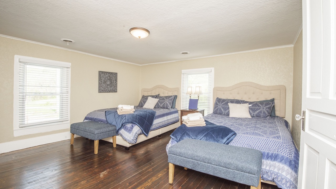 Photo of Bedroom in Kodak