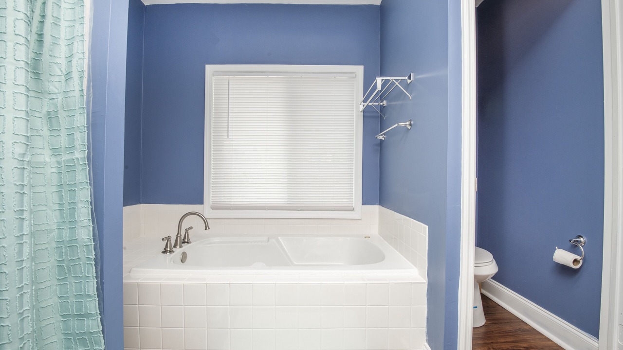 Photo of Bathroom in Kodak