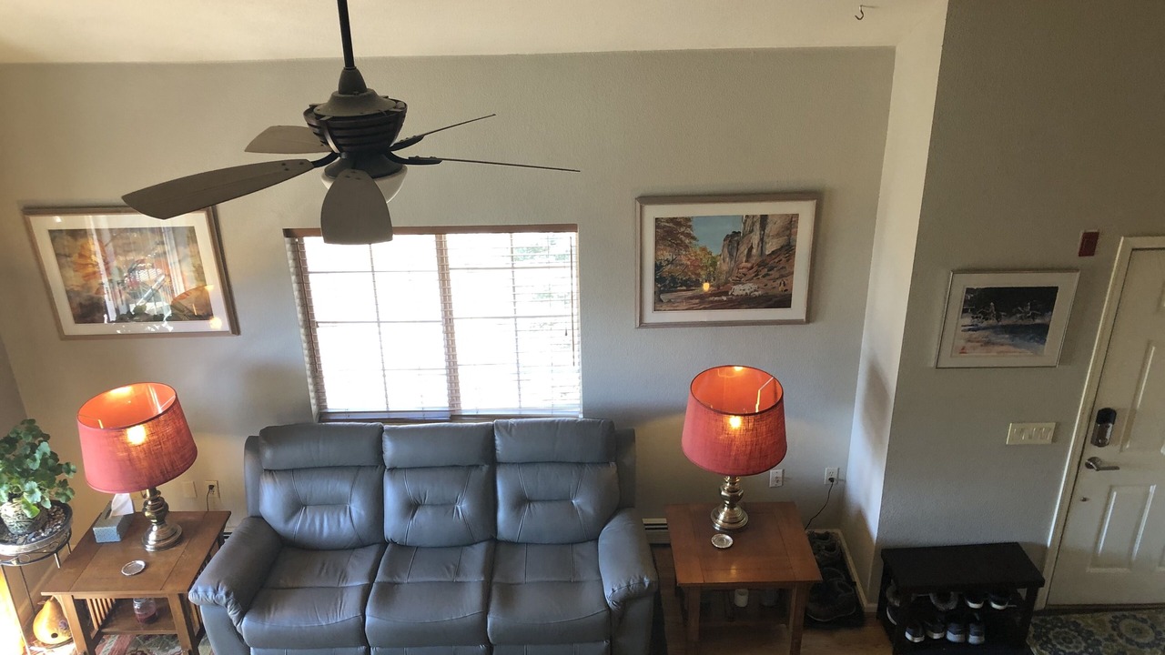Photo of Livingroom in Edwards