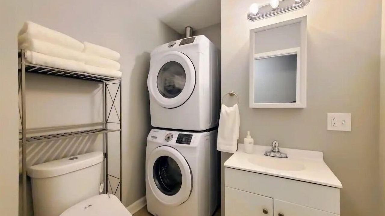 Photo of Bathroom in Armour Square