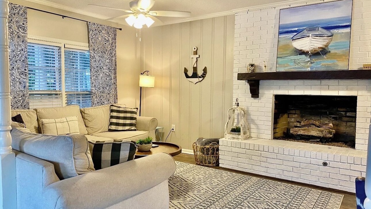 Photo of Livingroom in Eatonton