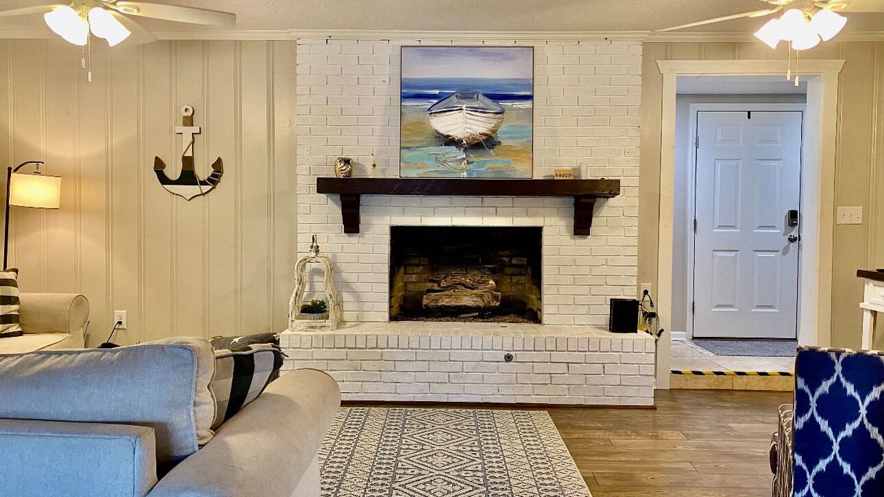 Photo of Livingroom in Eatonton