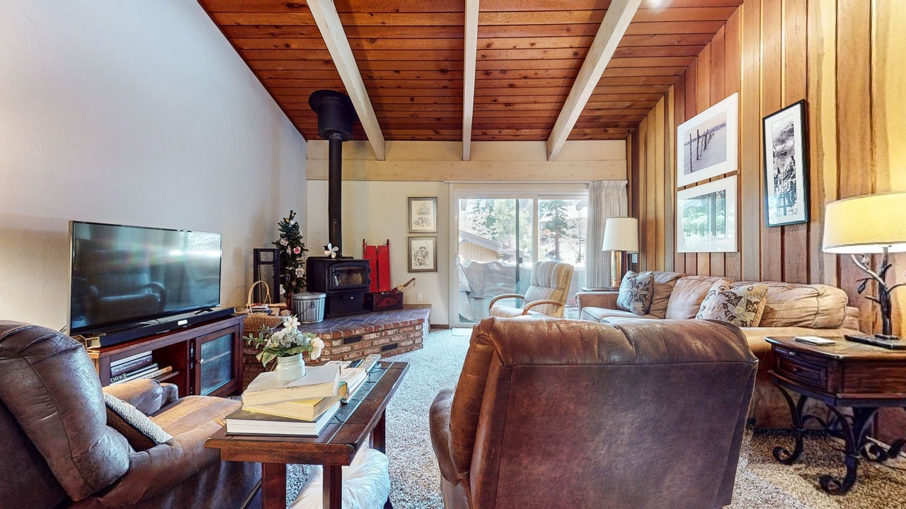 Photo of Bedroom in Mammoth Lakes