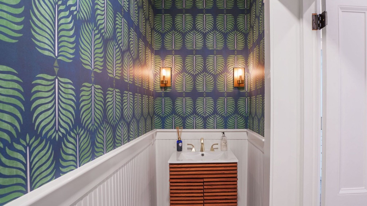 Photo of Bathroom in Thompson Square - Bunker Hill