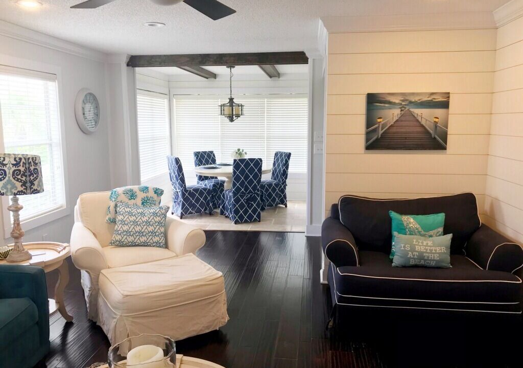 Photo of Livingroom in Saint Simons Heights