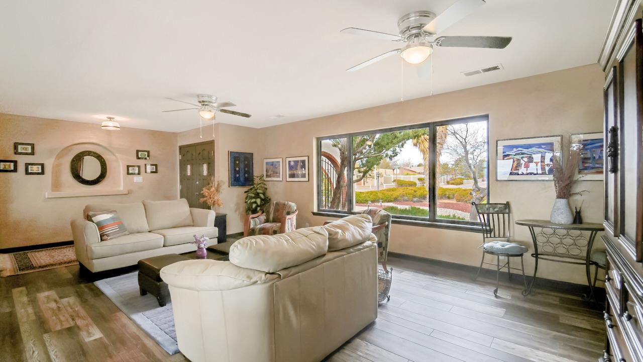 Photo of Livingroom in Rio Rancho