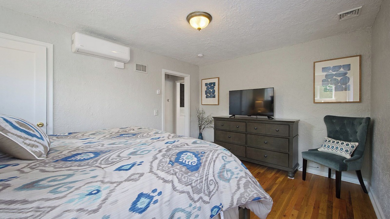 Photo of Bedroom in Golden