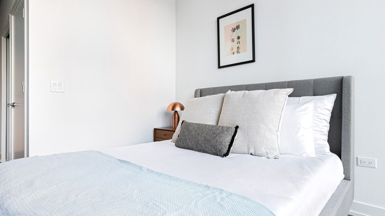 Photo of Bedroom in Near North Side