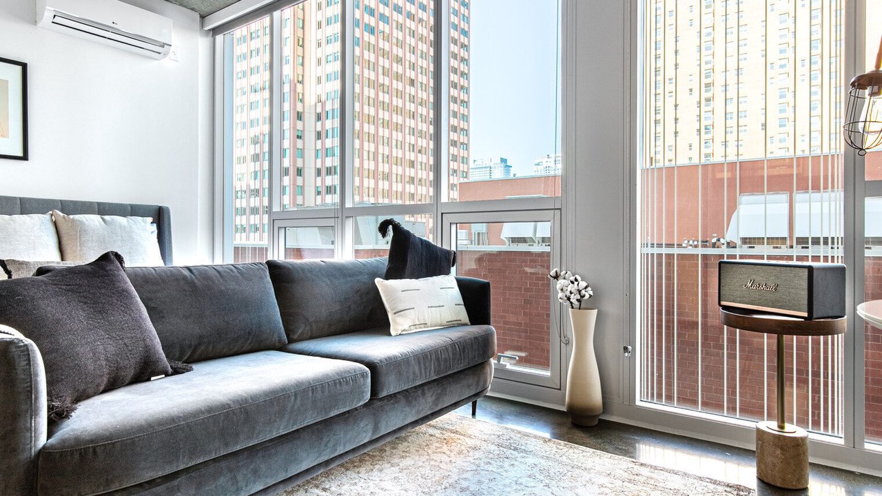 Photo of Livingroom in Near North Side