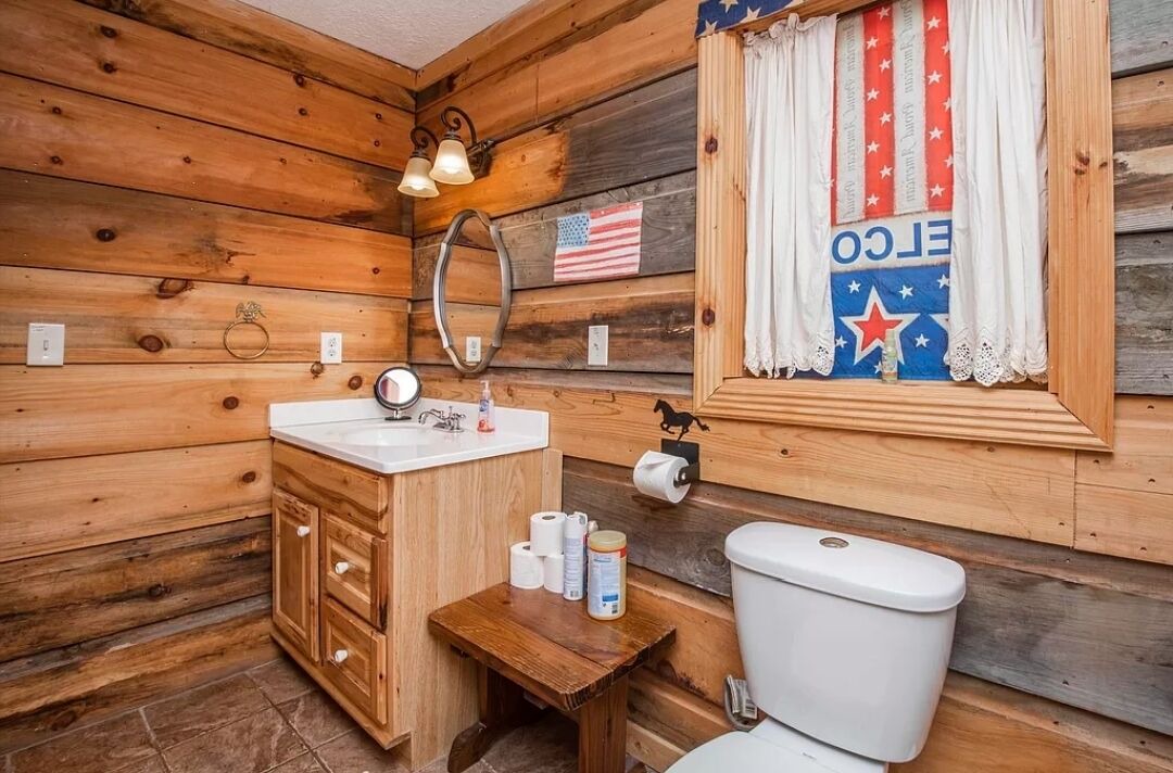 Photo of Bathroom in Oneida