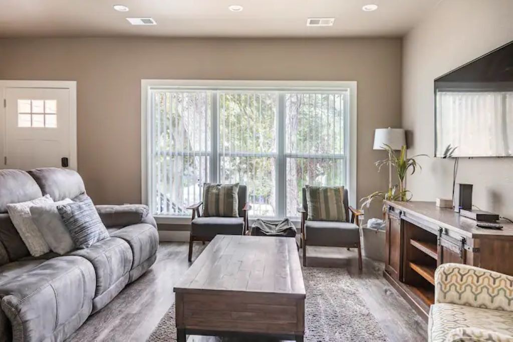 Photo of Livingroom in McQueeney