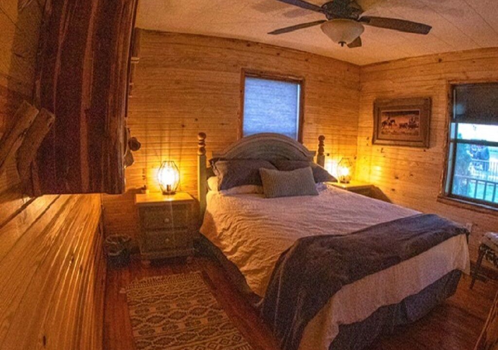 Photo of Bedroom in Eminence
