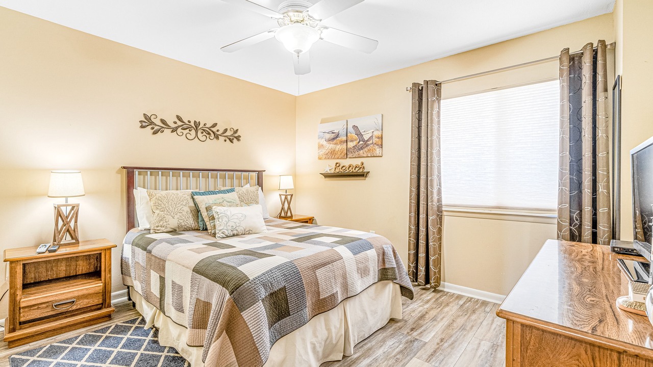 Photo of Bedroom in Gulf Shores