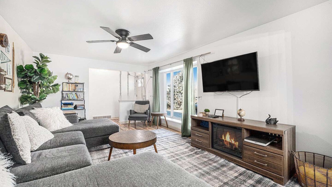 Photo of Livingroom in Lakewood