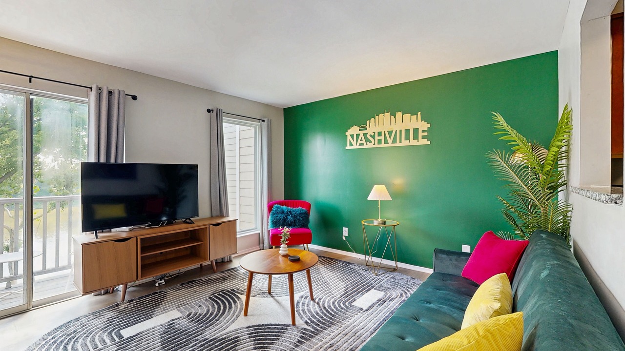Photo of Livingroom in North Capitol