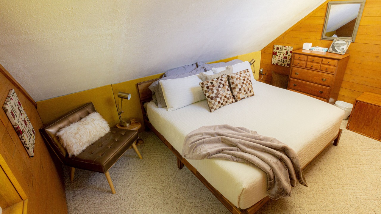 Photo of Bedroom in Garfield