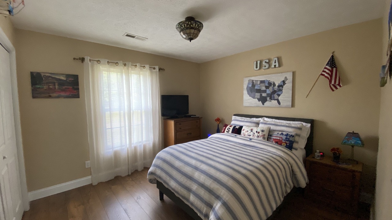 Photo of Bedroom in Seymour