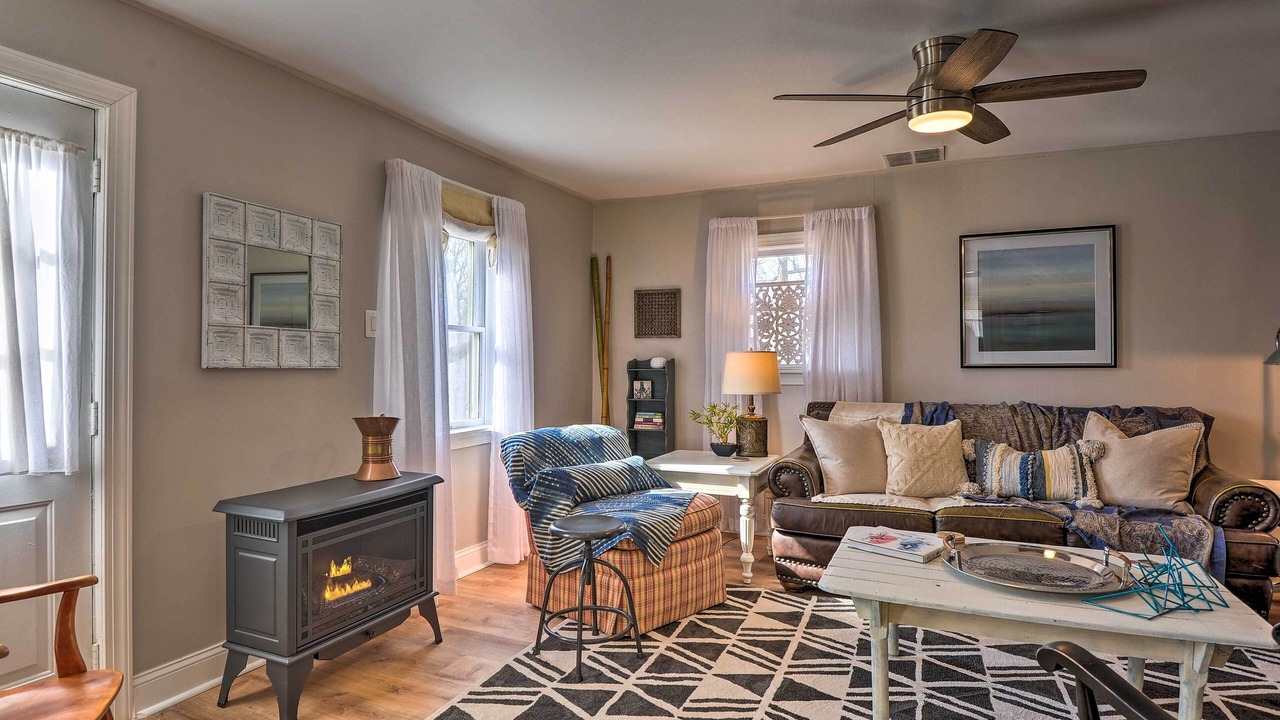 Photo of Livingroom in Lothian