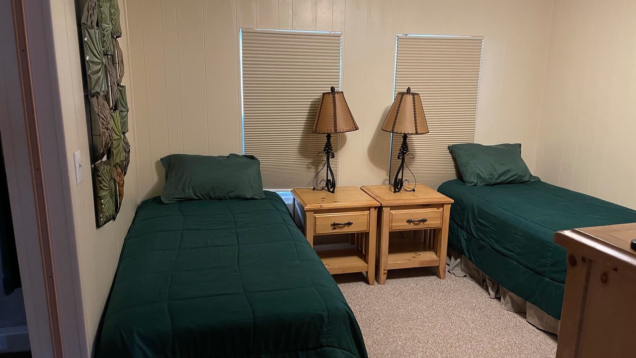 Photo of Bedroom in Navajo Dam