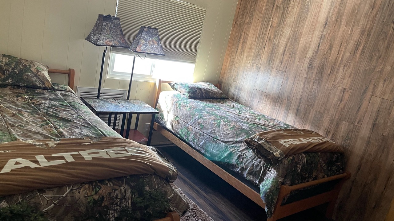 Photo of Bedroom in Navajo Dam