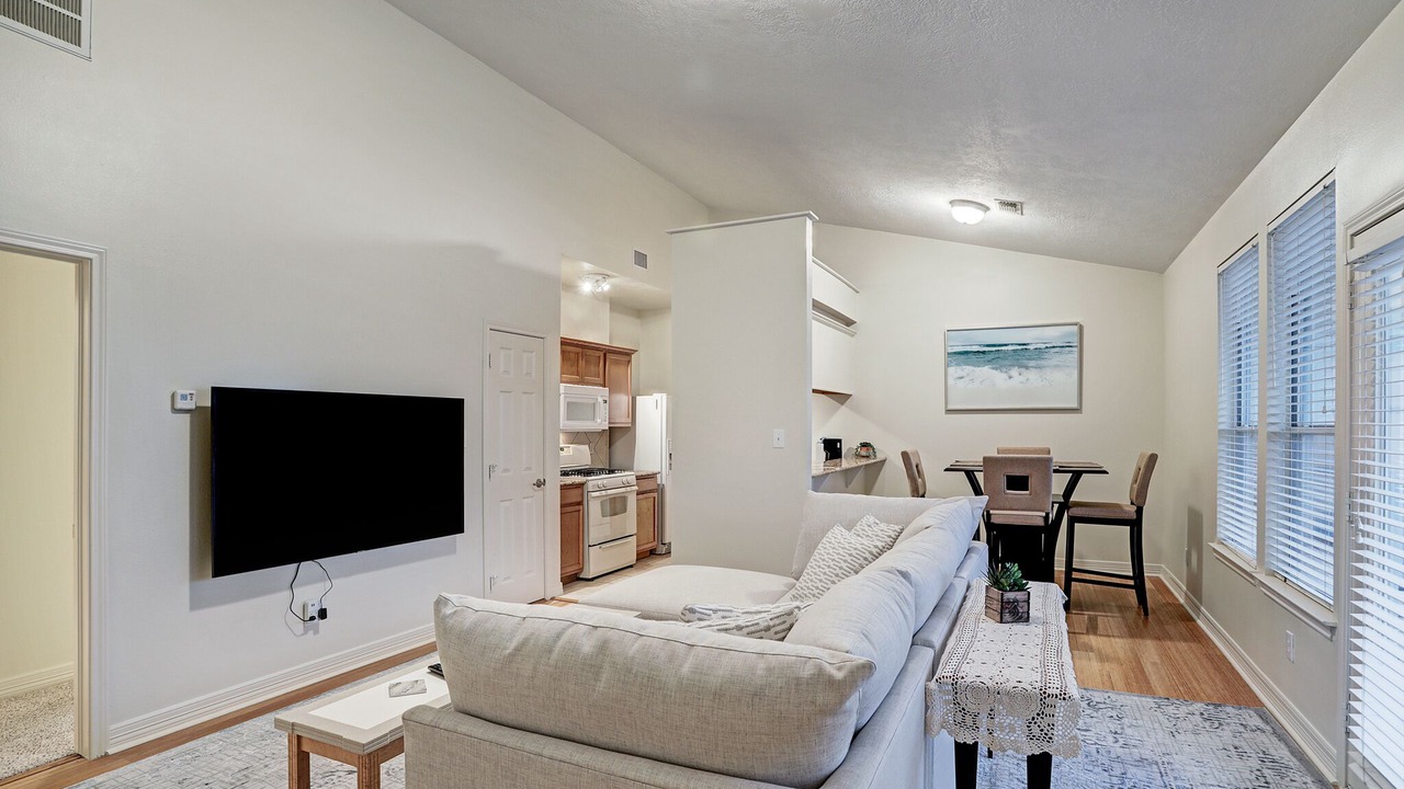 Photo of Livingroom in Clear Lake Shores