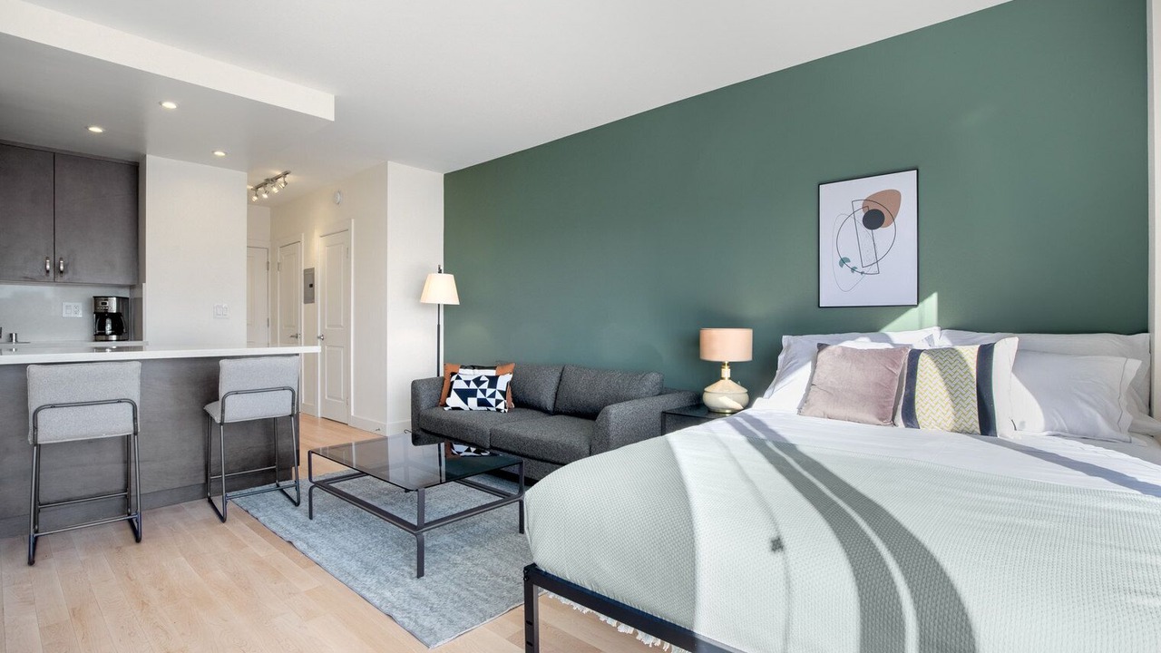 Photo of Bedroom in Lower Nob Hill