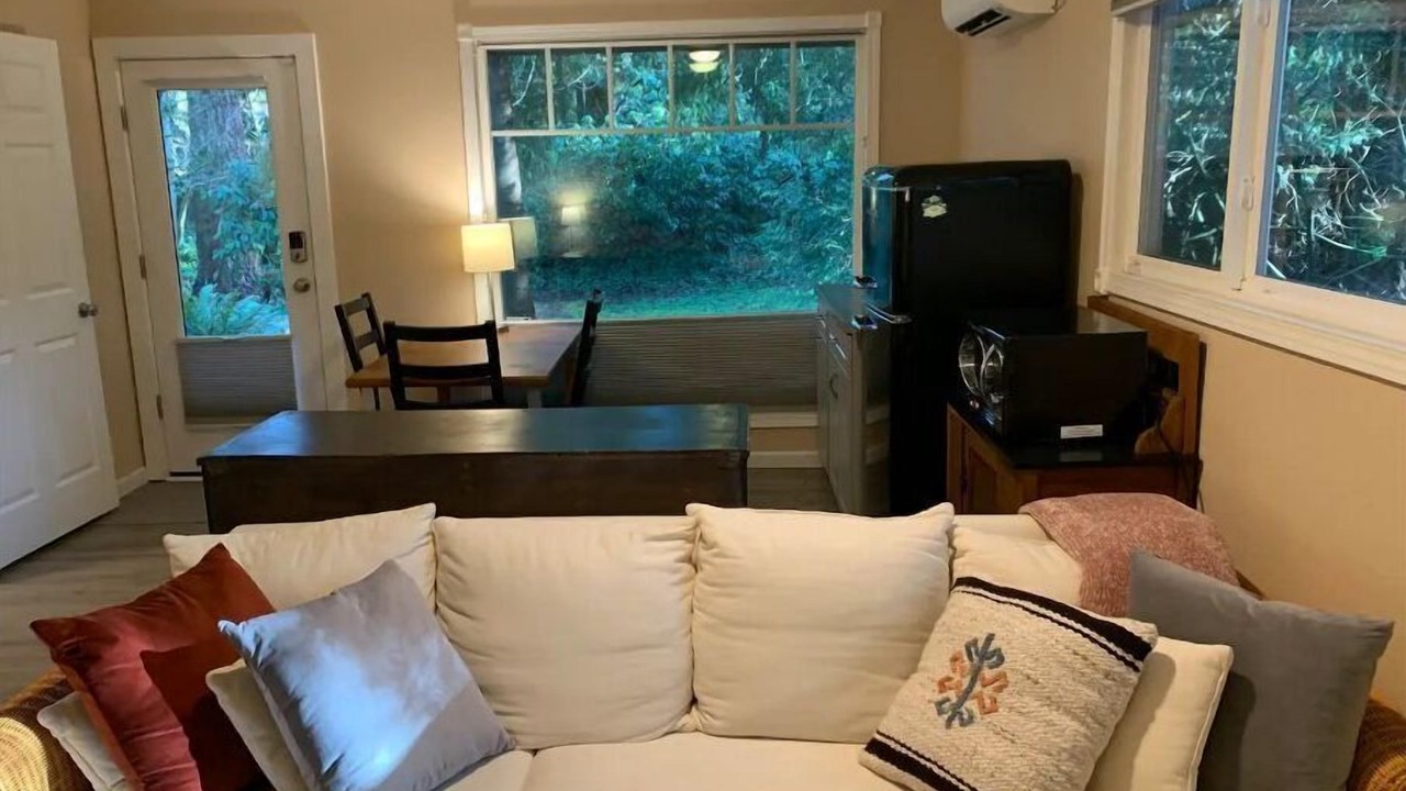 Photo of Livingroom in Lake Forest Park