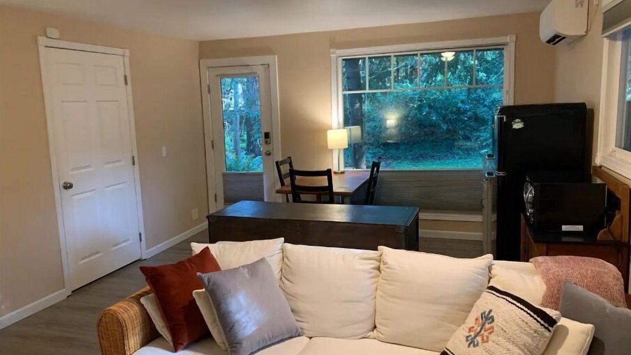 Photo of Livingroom in Lake Forest Park