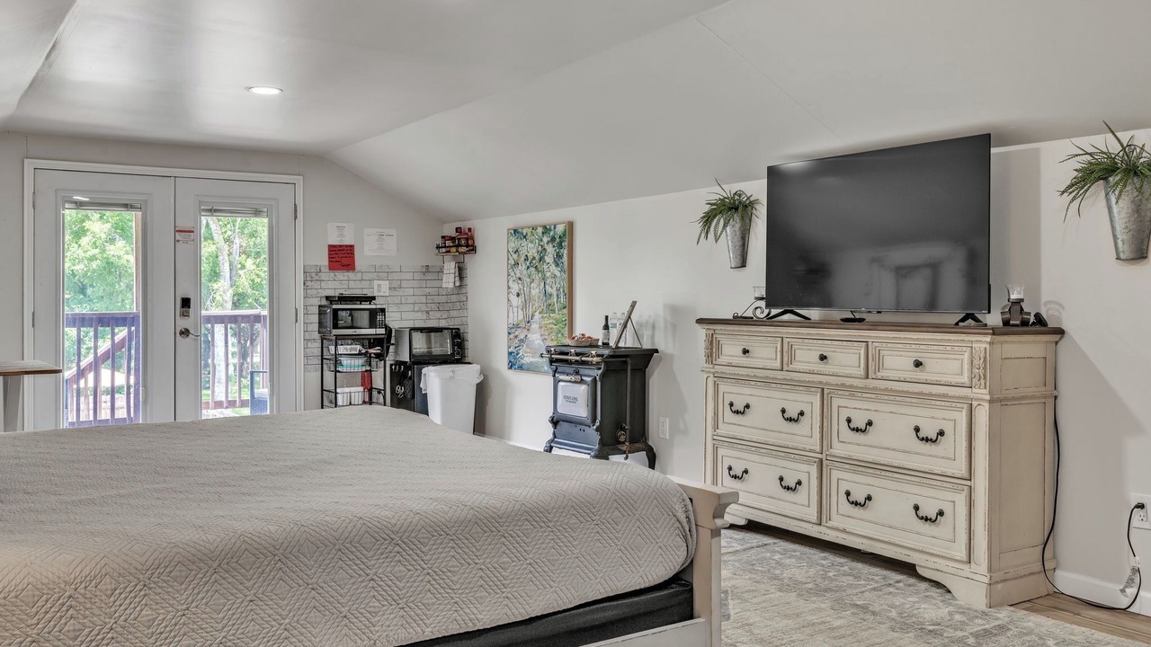Photo of Bedroom in McQueeney