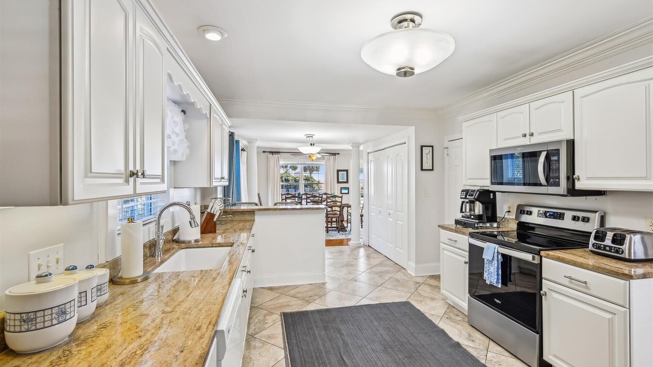 Photo of Kitchen in Golden Mile