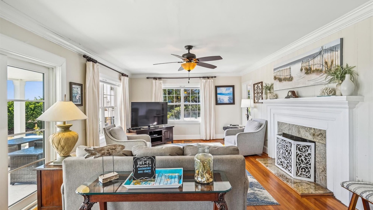 Photo of Livingroom in Golden Mile