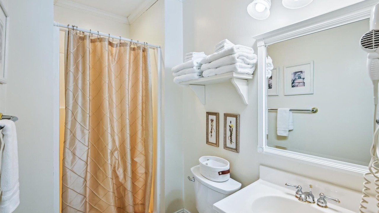 Photo of Bathroom in Golden Mile