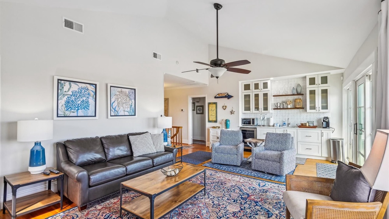 Photo of Livingroom in Golden Mile
