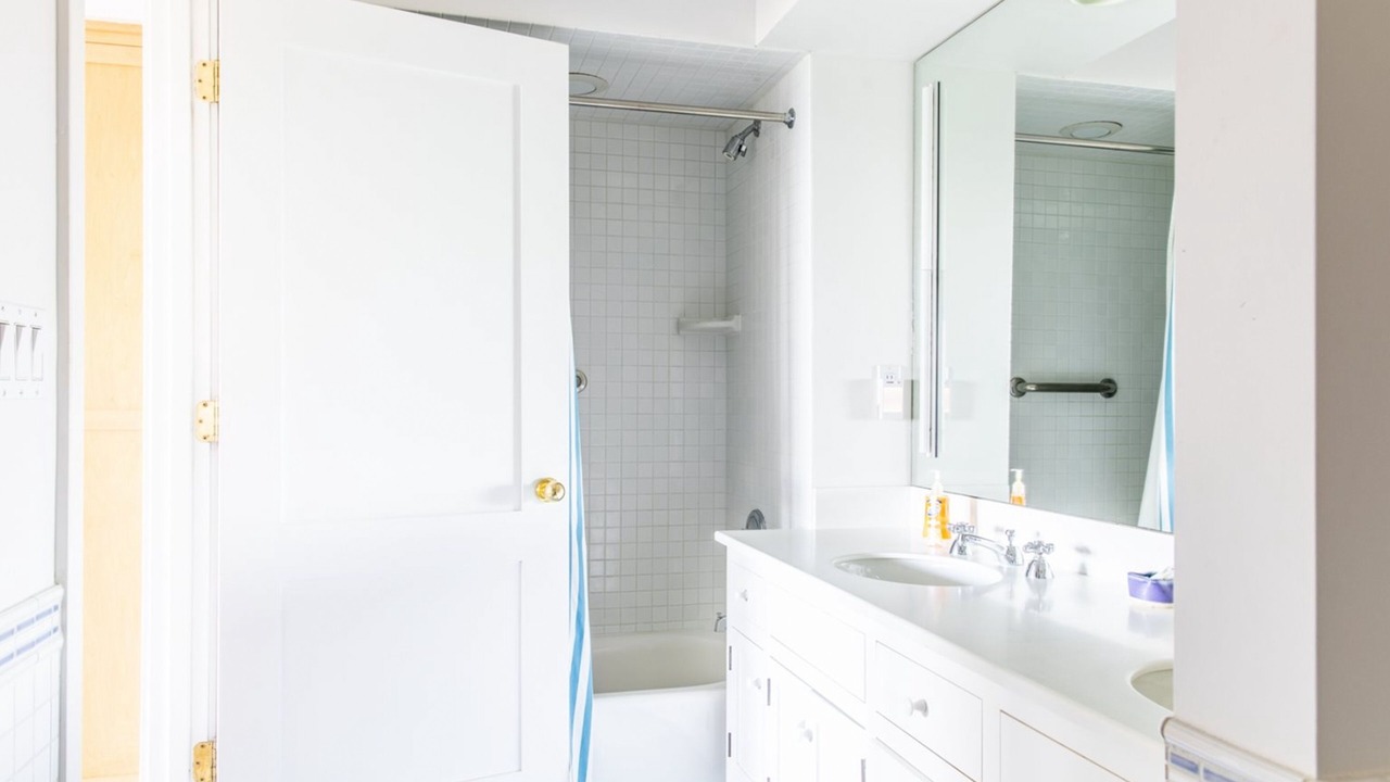 Photo of Bathroom in Shorewood-Tower Hills-Harbert