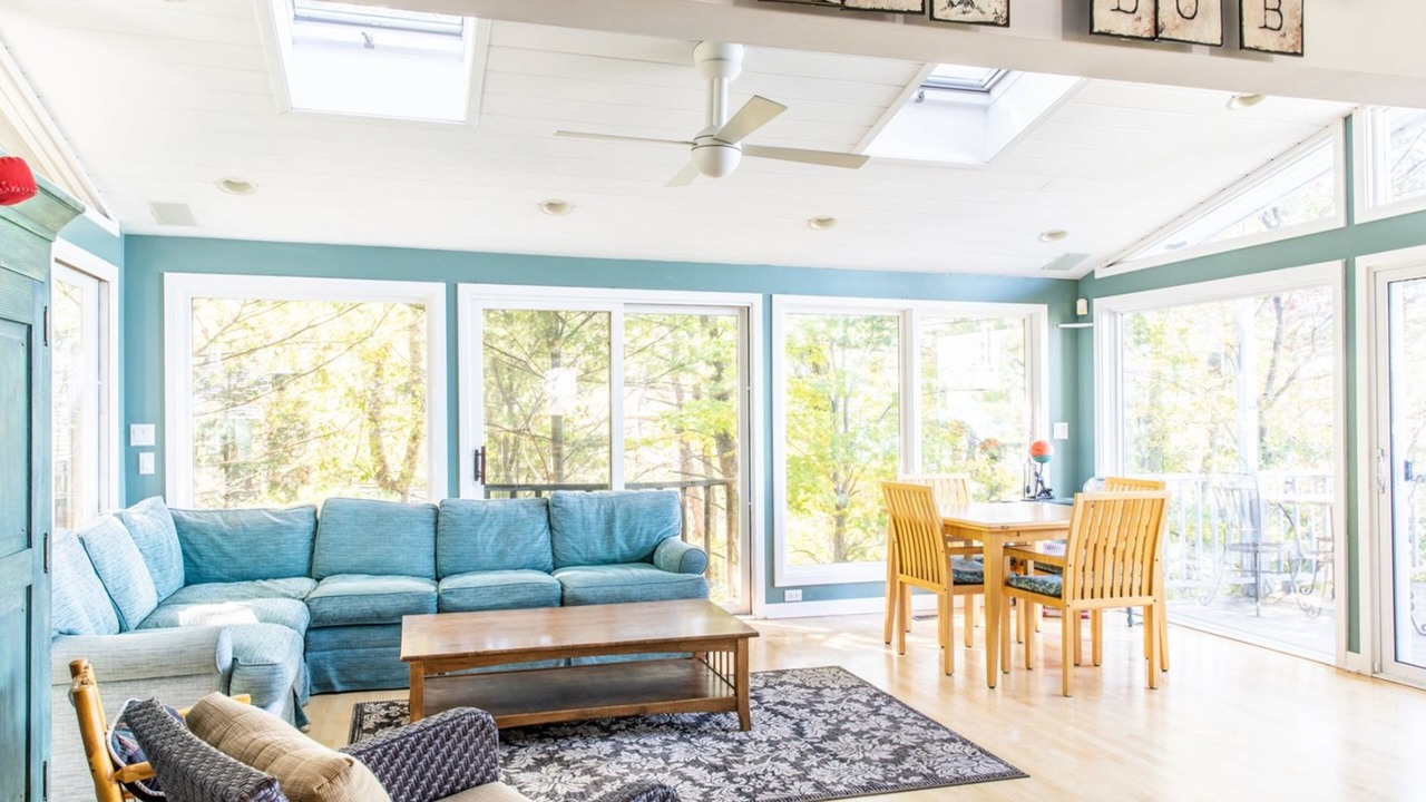 Photo of Livingroom in Shorewood-Tower Hills-Harbert