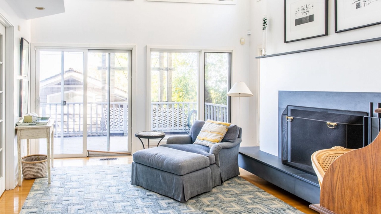 Photo of Livingroom in Shorewood-Tower Hills-Harbert