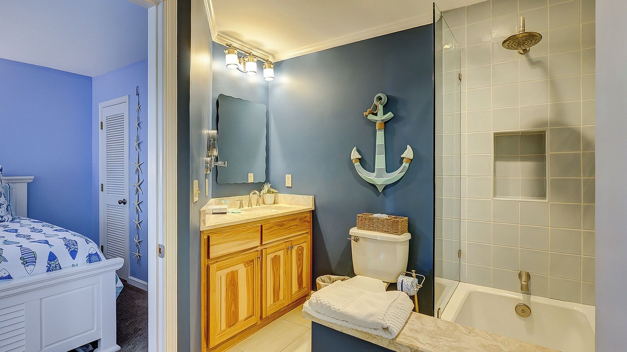 Photo of Bathroom in Folly Field