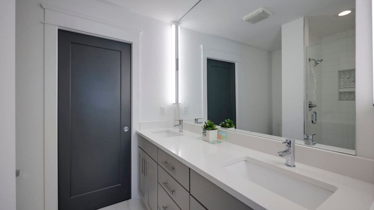 Photo of Bathroom in Charlotte Park